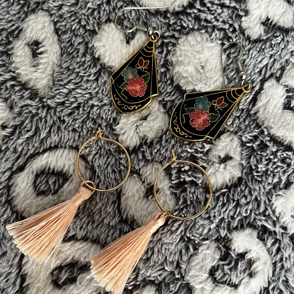 Floral pink dangly earrings set